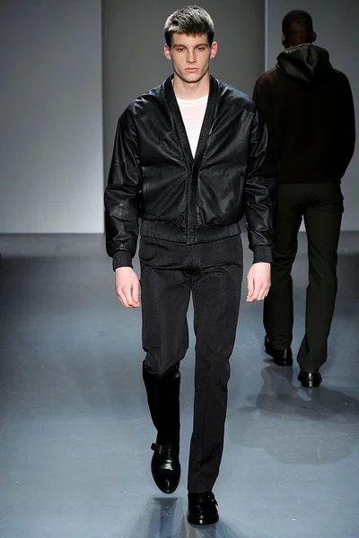 Look 32